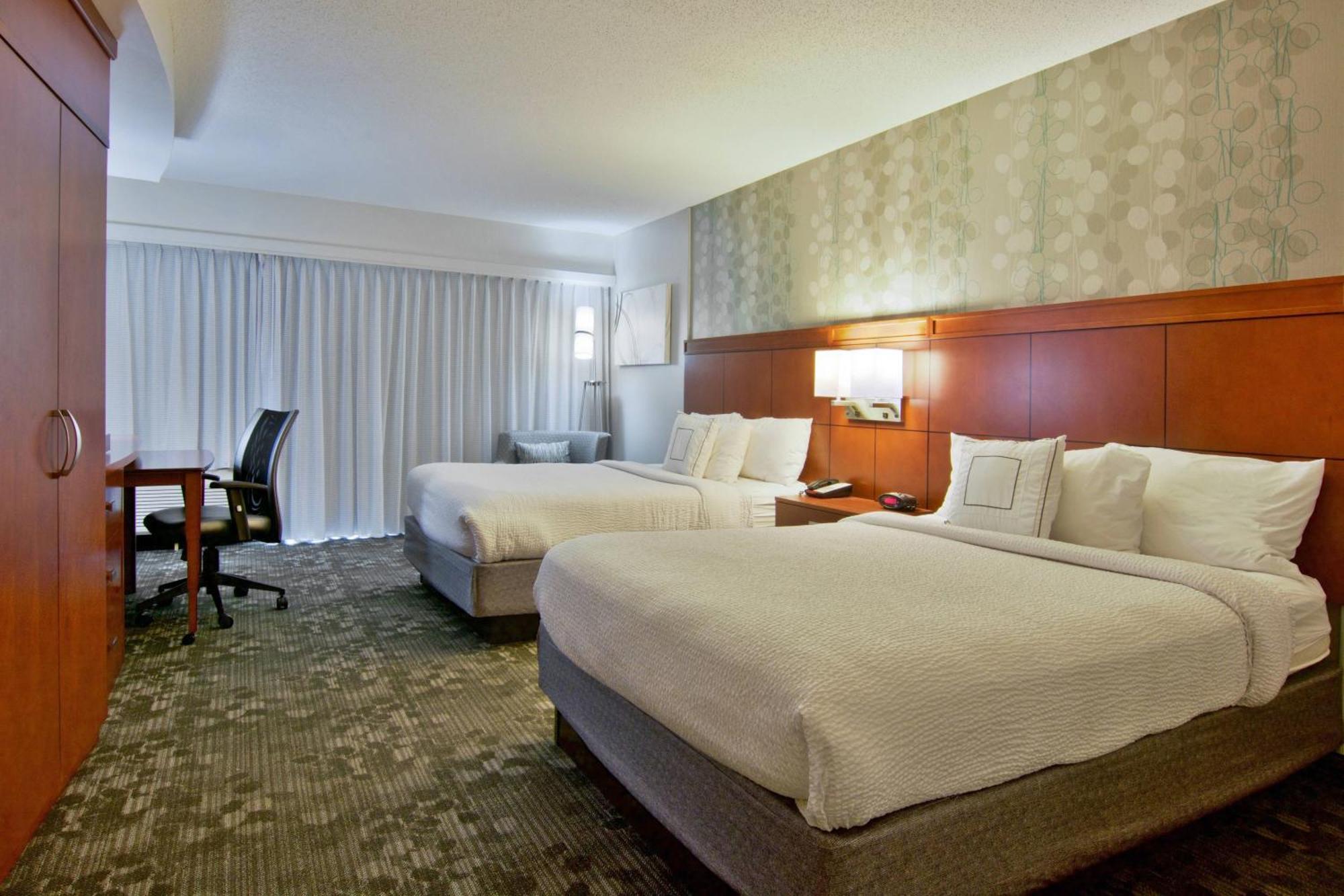 Courtyard By Marriott Clarksville Exterior photo