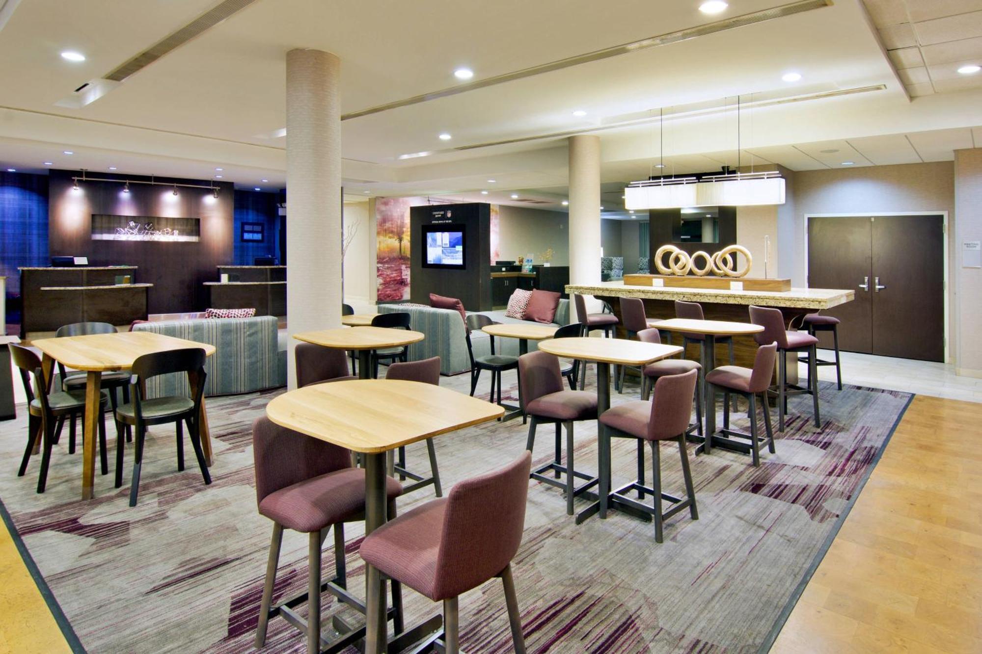 Courtyard By Marriott Clarksville Exterior photo