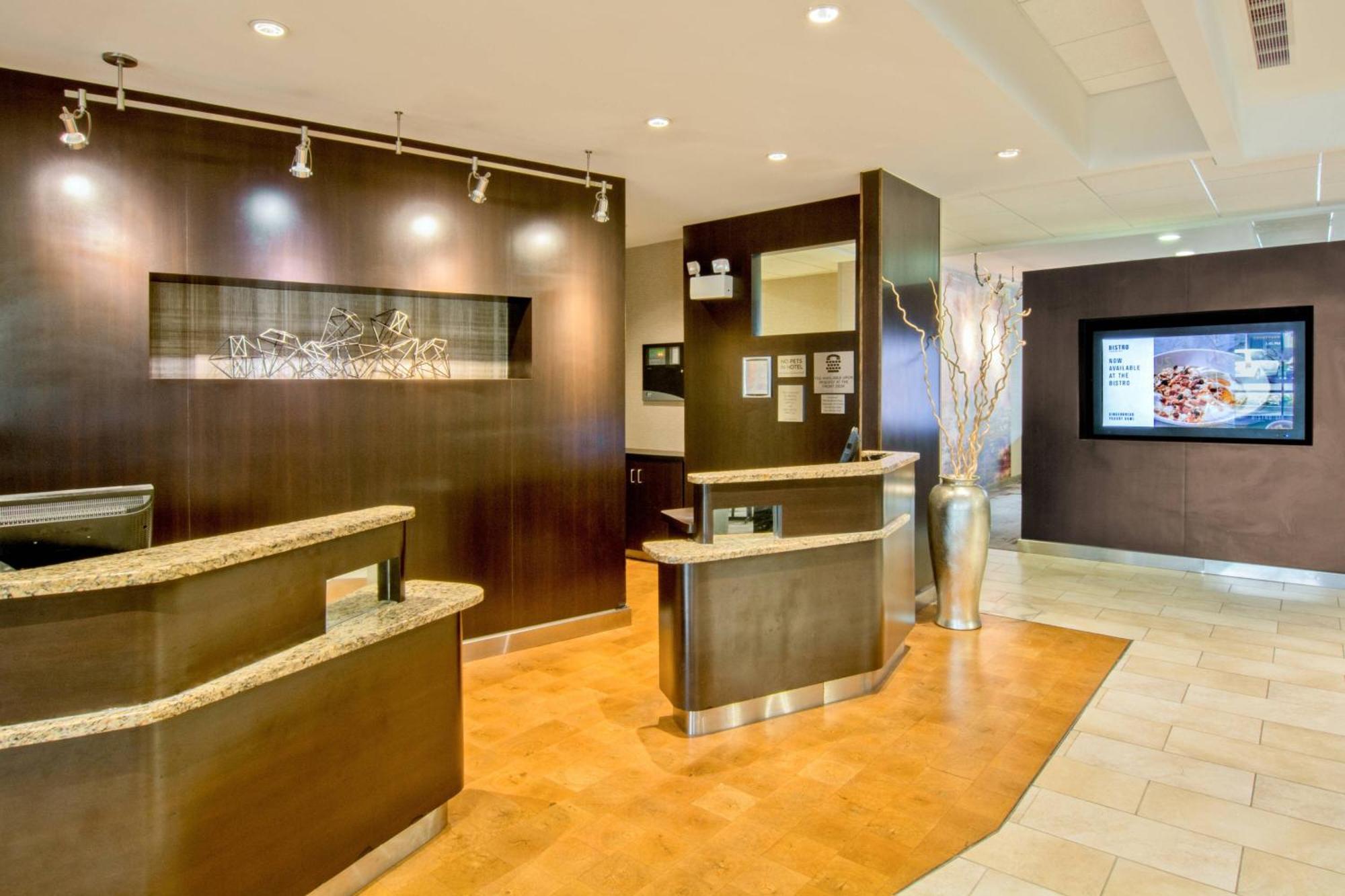 Courtyard By Marriott Clarksville Exterior photo